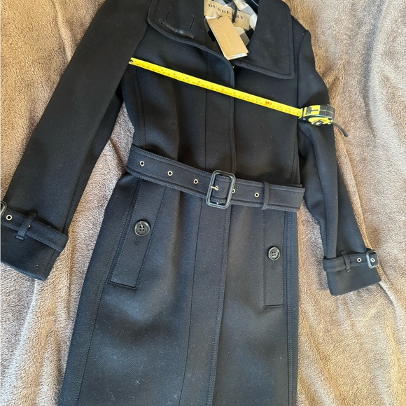NWT Burberry Gibbsmoore funnel collar trench coat Size 4 run small. - Picture 11 of 14